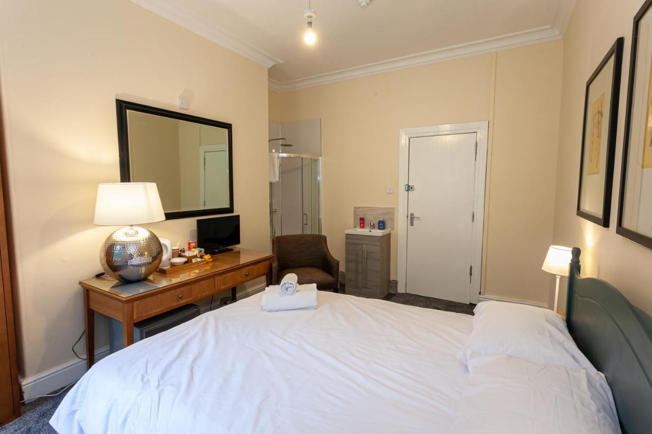 Townhouse No 12 Hotel Huddersfield Eksteriør billede