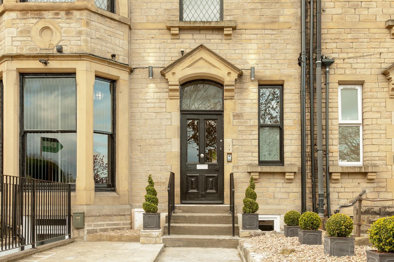 Townhouse No 12 Hotel Huddersfield Eksteriør billede
